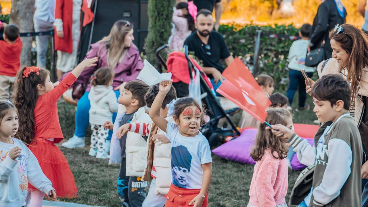 Cumhuriyet’in 102. Yılı Rüya 48 Outlet Avm’de Coşkuyla Kutlandı 4